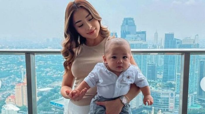 Nikita Willy Lahirkan Anak ke-2 Dengan Metode Water Birth