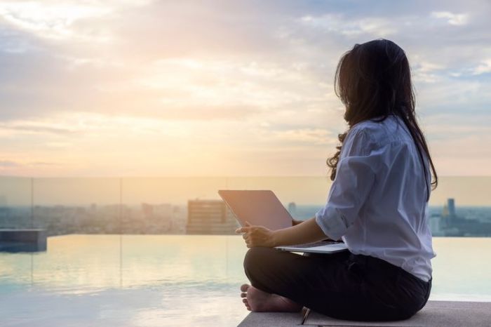 Tips Mindfulness yang Bisa Dilakukan di Rumah